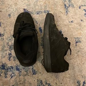 Boys size 6 Heelys sneakers
